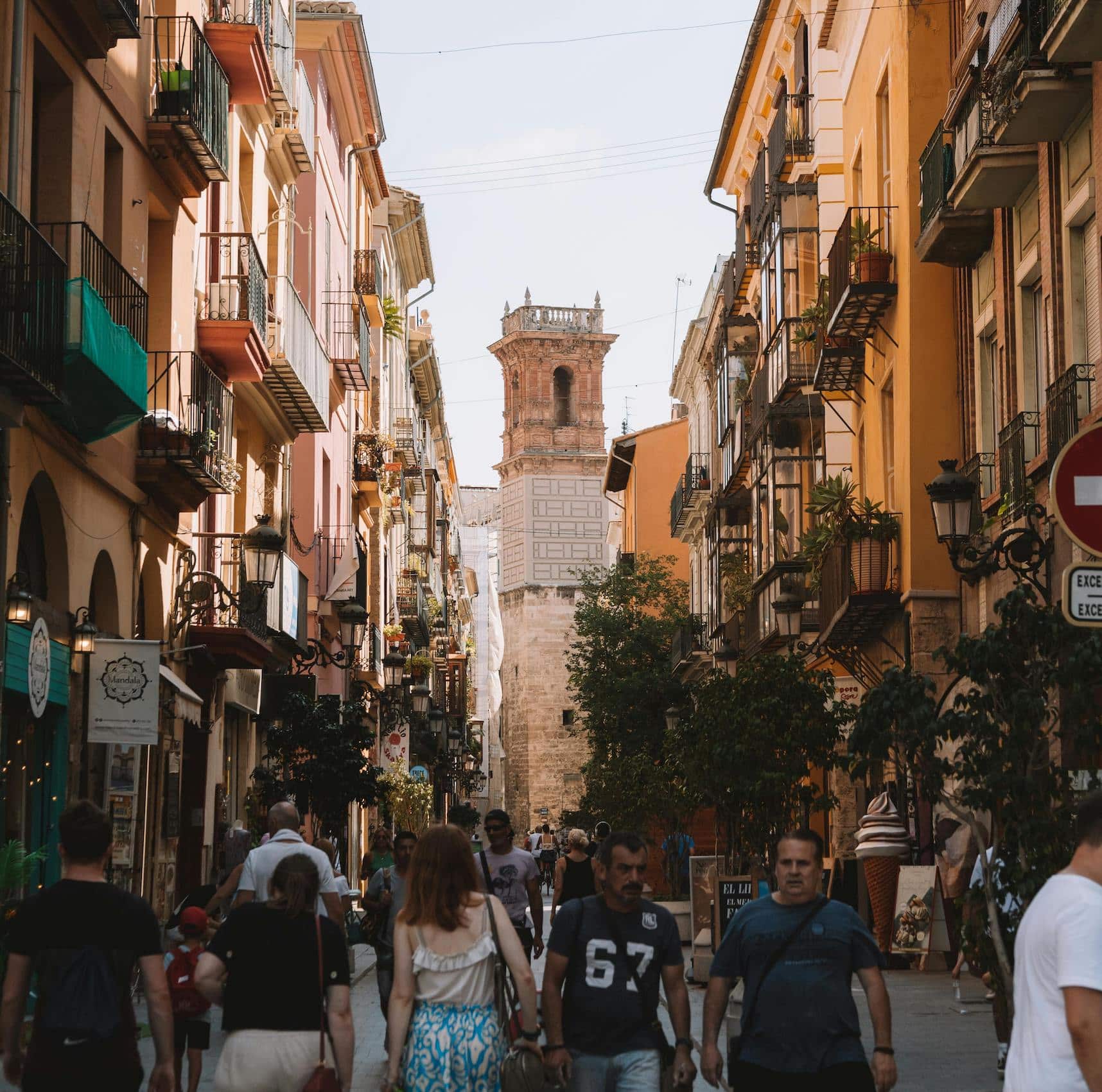 Narrow cobblestone streets in El Carmen, Valencia, showcasing the medieval architecture and historic charm of this cultural neighborhood.