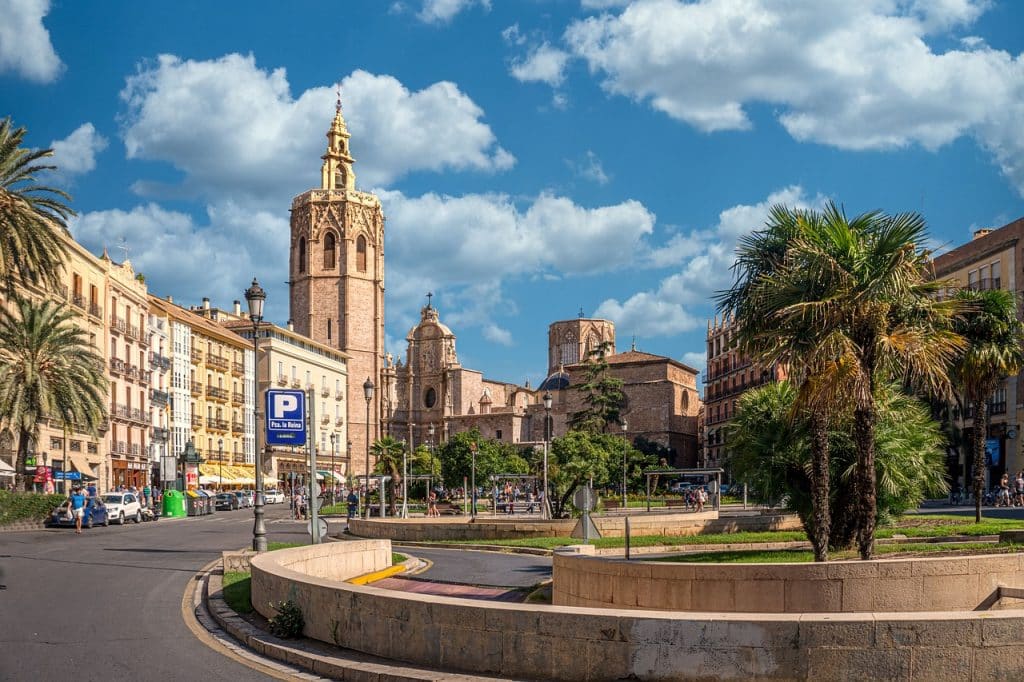 Vibrant Valencia lifestyle featuring local traditions, festivals, cuisine, and coastal culture, showcasing daily life and community practices.