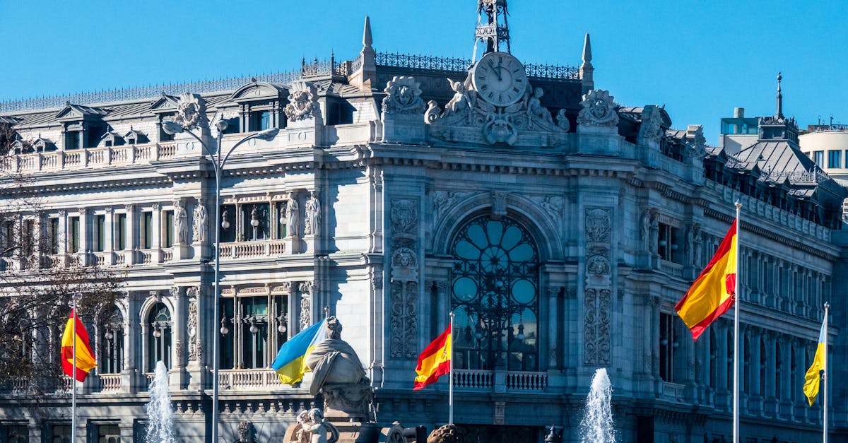 The iconic Bank of Spain building in Madrid, symbolizing the financial services available for expats opening bank accounts in Spain.