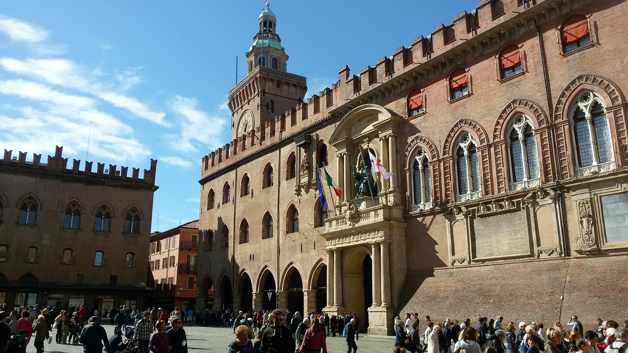 large square, city hall, bologna, bologna, bologna, bologna, bologna, bologna